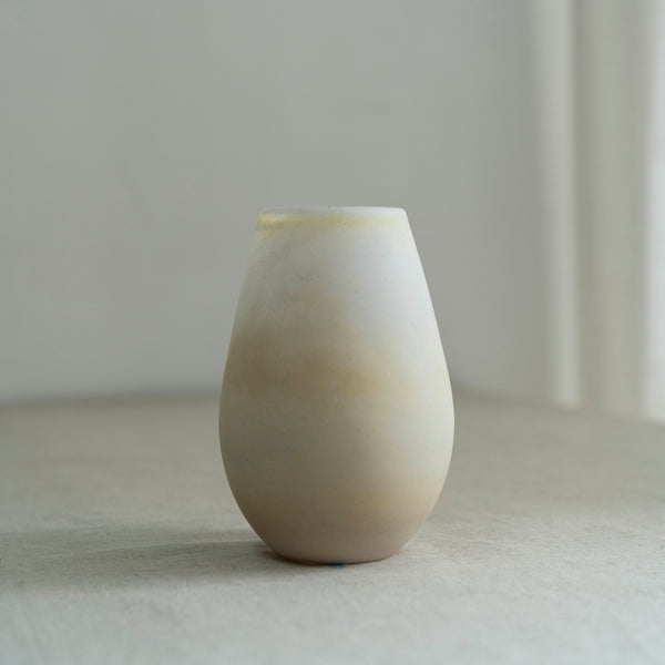 Innocence - 手工吹製玻璃花器 | Handblown Glass Vase no.23