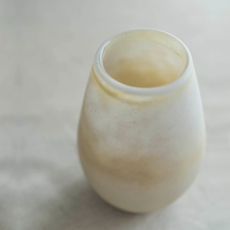 Innocence - 手工吹製玻璃花器 | Handblown Glass Vase no.23