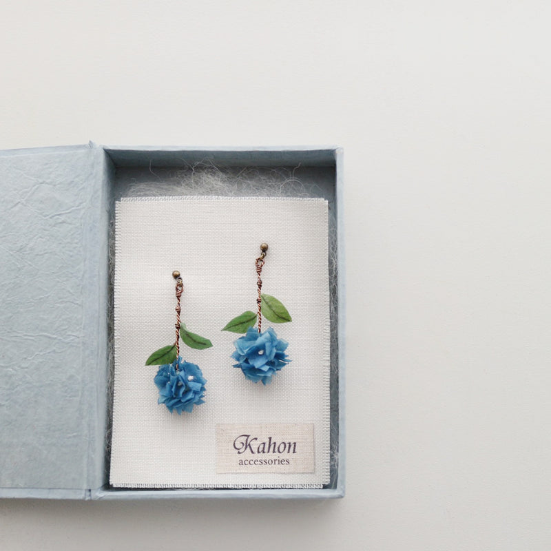 手染布花繡球耳環 | Hydrangea Earrings